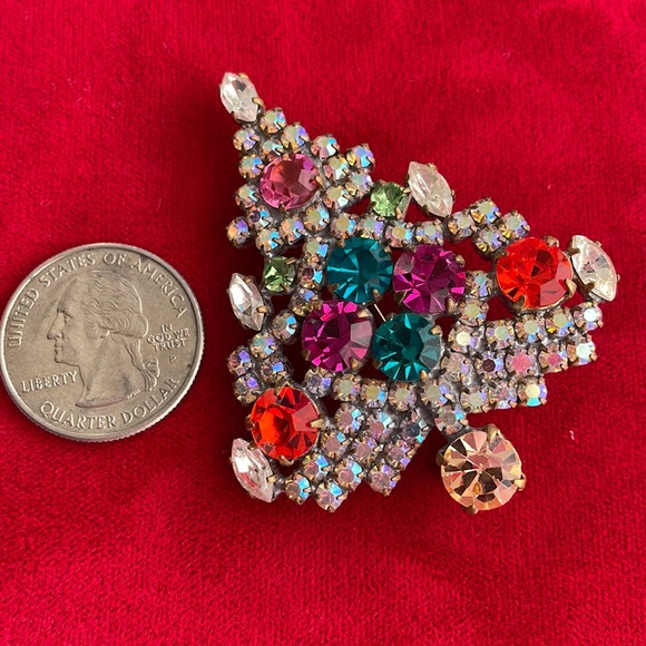 Vintage handmade Czech Christmas tree brooch. - Picture 13 of 16